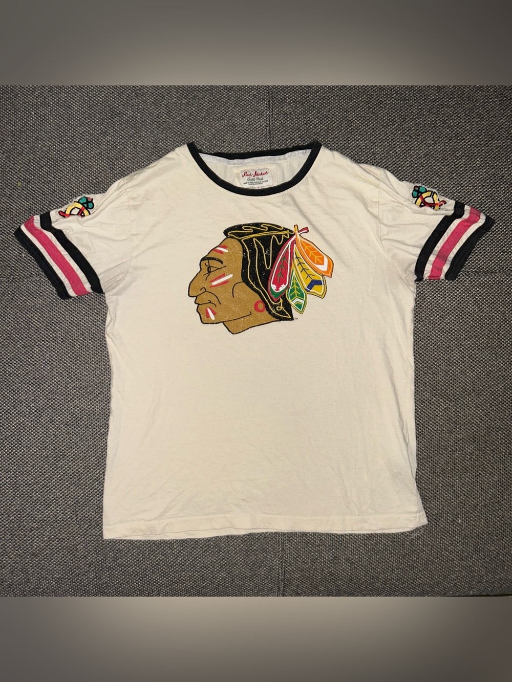 Vintage Y2K Chicago Blackhawks NHL Hockey Retro Tee